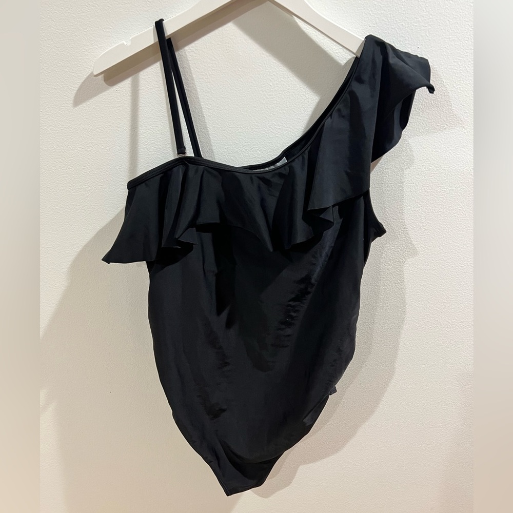 MOTHERHOOD MATERNITY RUFFLE SWIMSUIT!